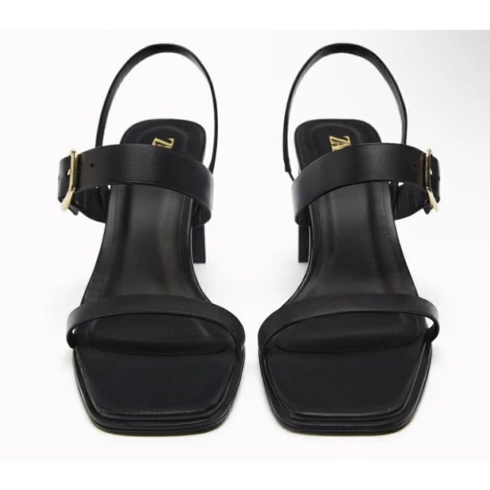 Elegant Black Heeled Sandals - Picture 3 of 9
